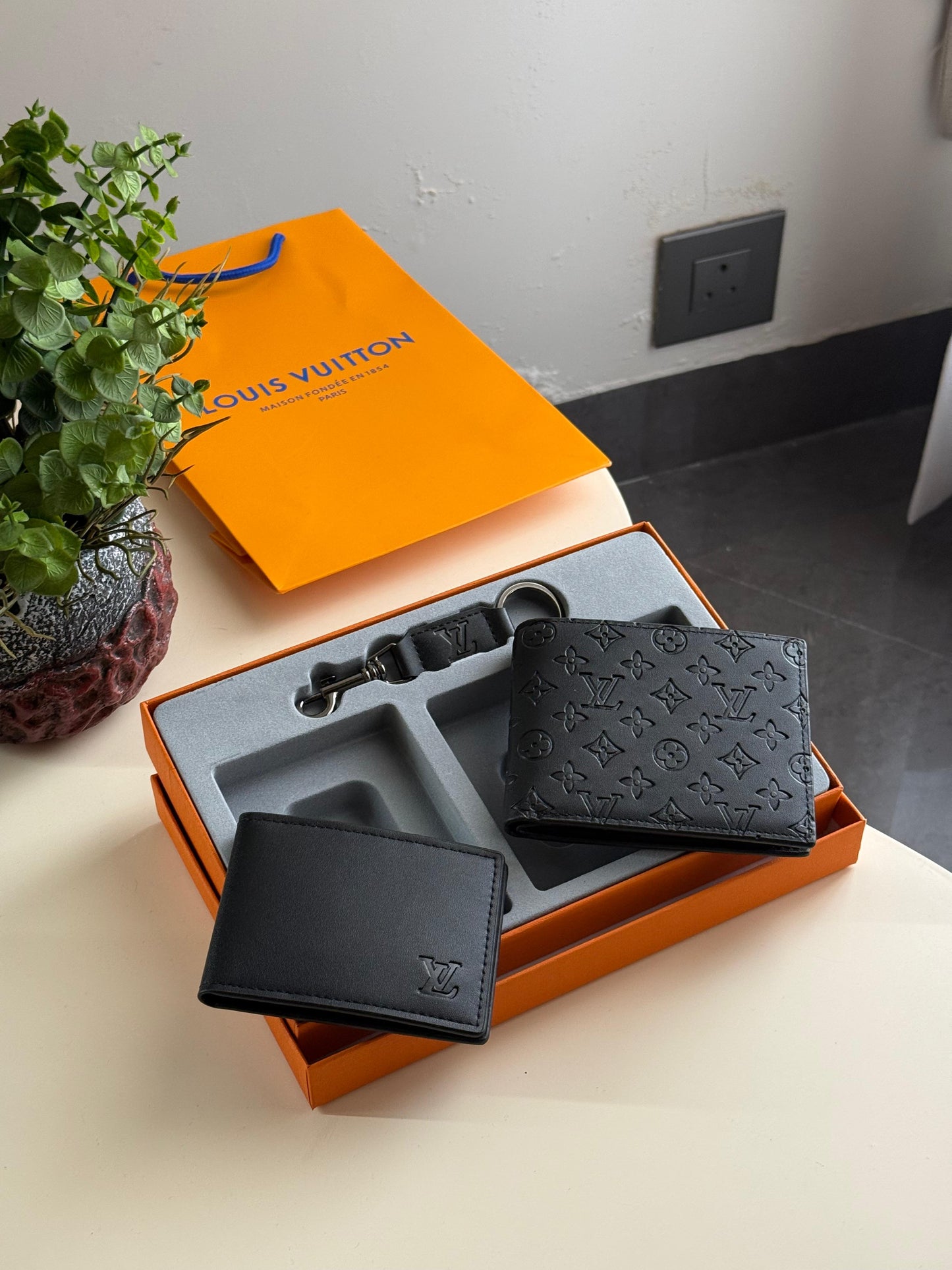 Louis Vuitton Dual Wallet And Keychain Set