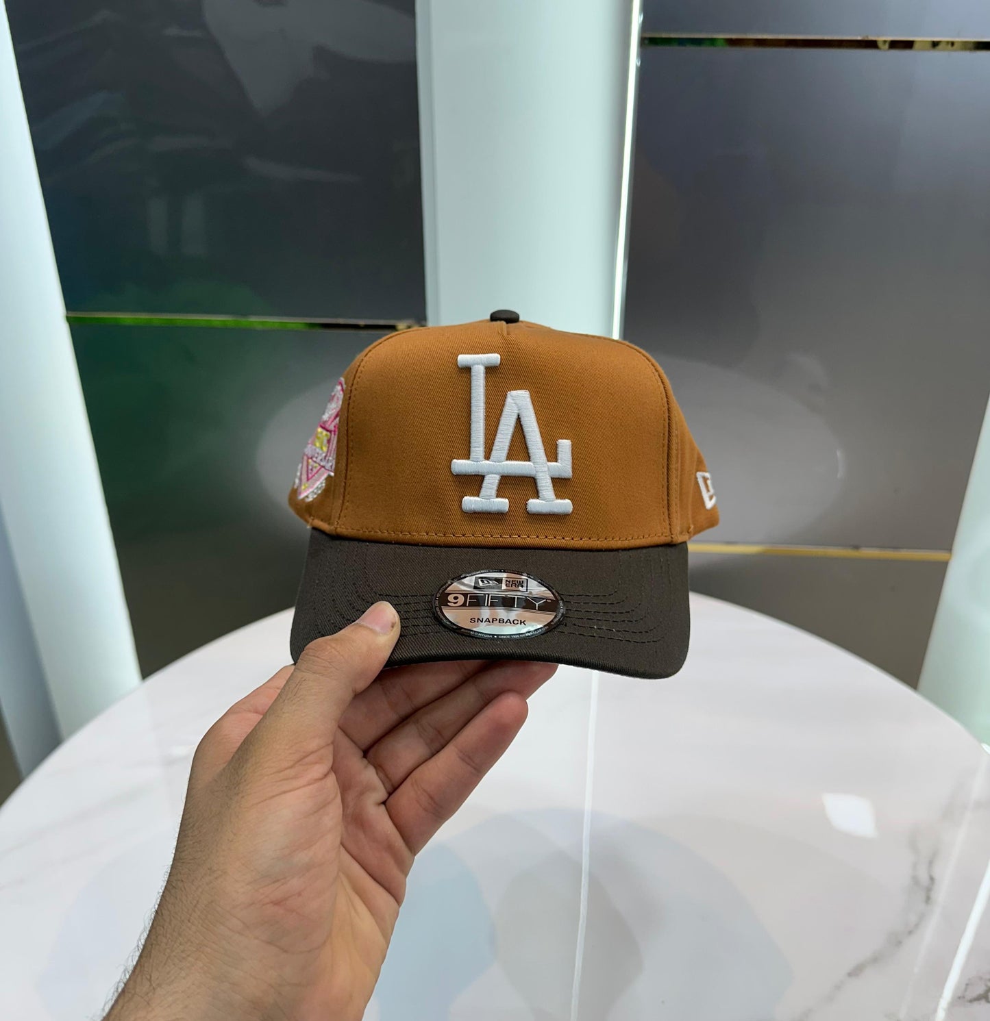 LA NEW YORK PREMIUM CAPS