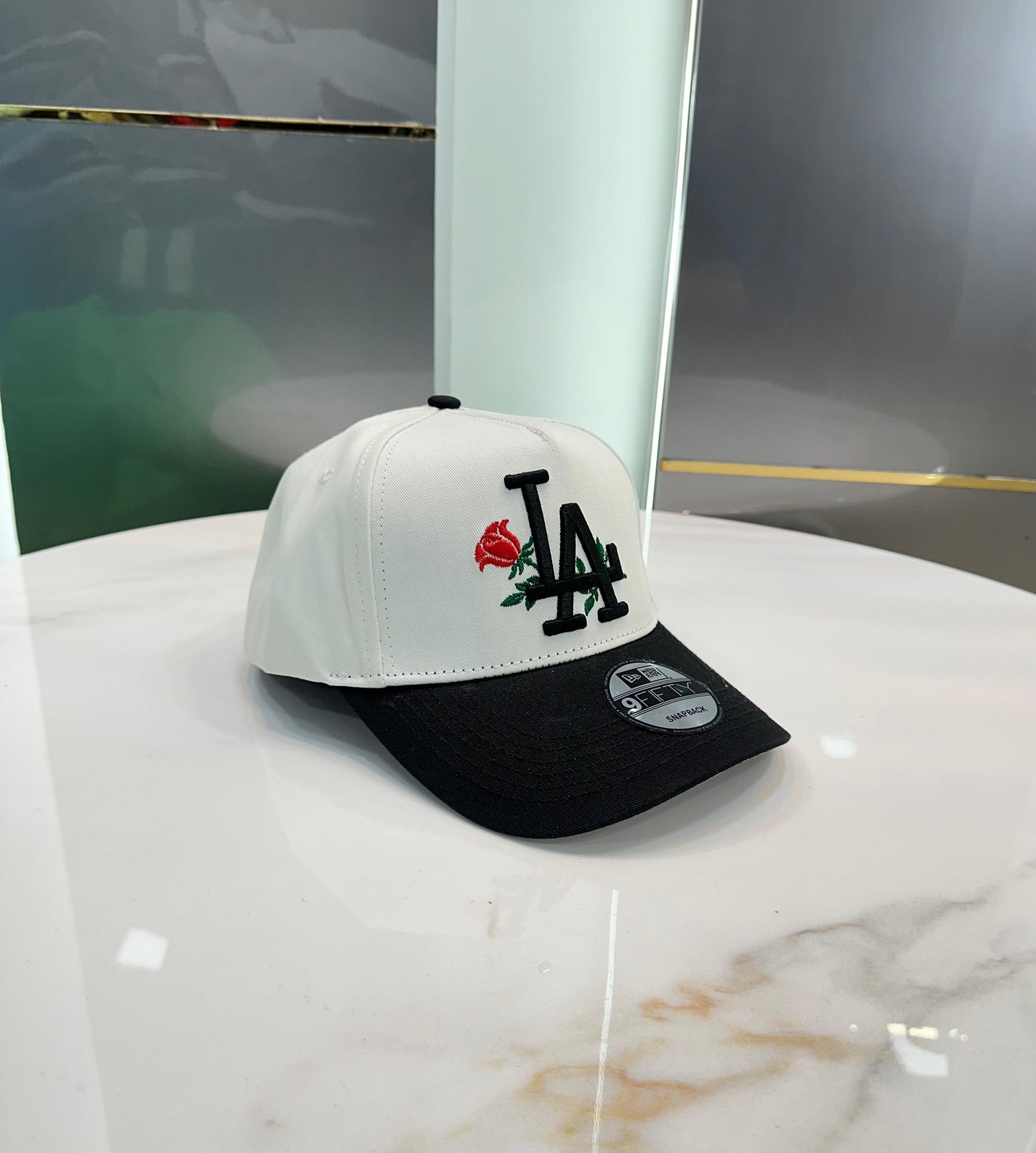 LA NEW YORK PREMIUM CAPS