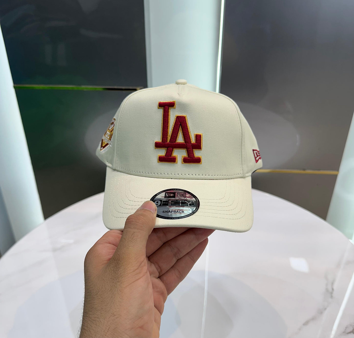 LA NEW YORK PREMIUM CAPS