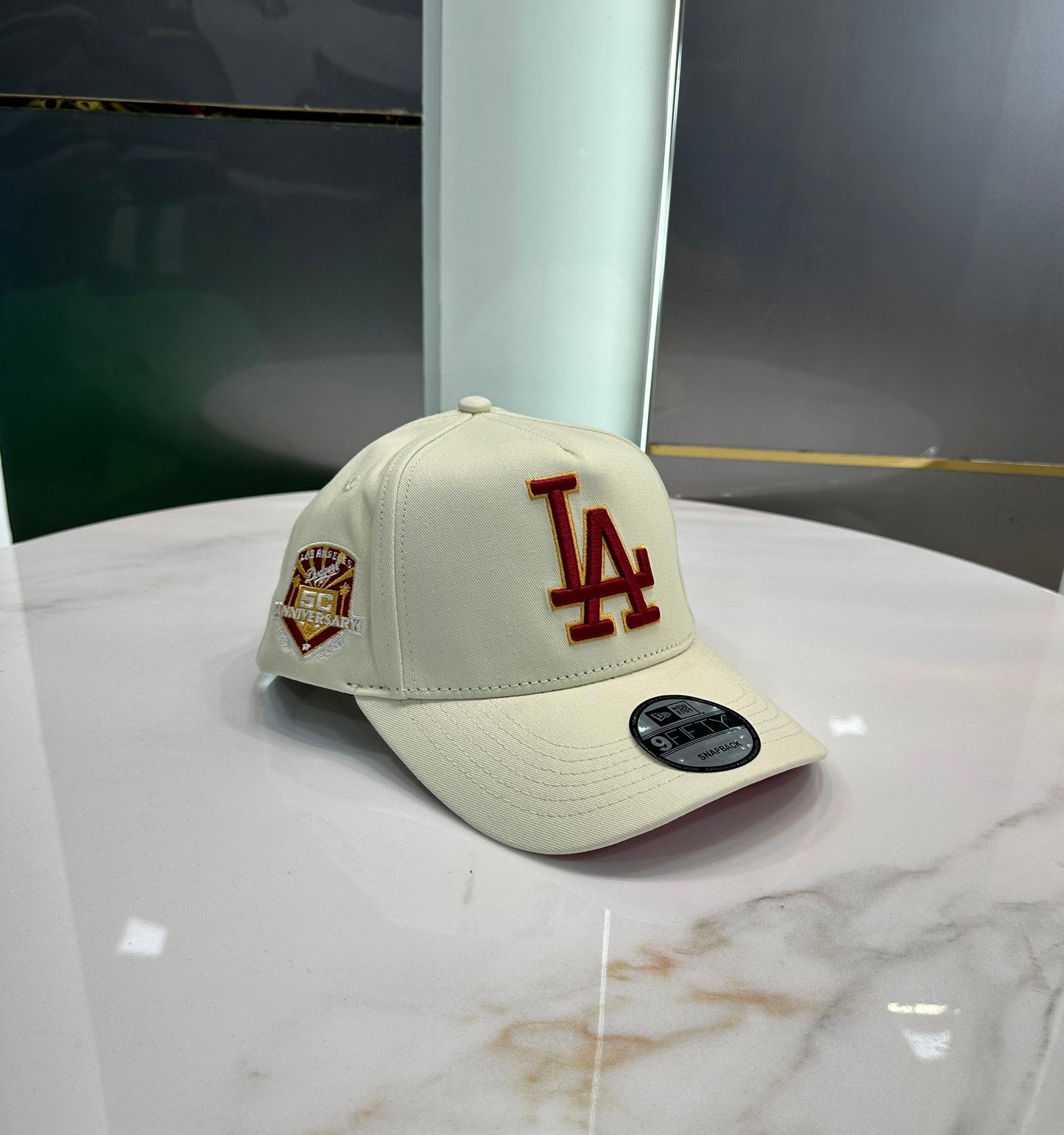 LA NEW YORK PREMIUM CAPS