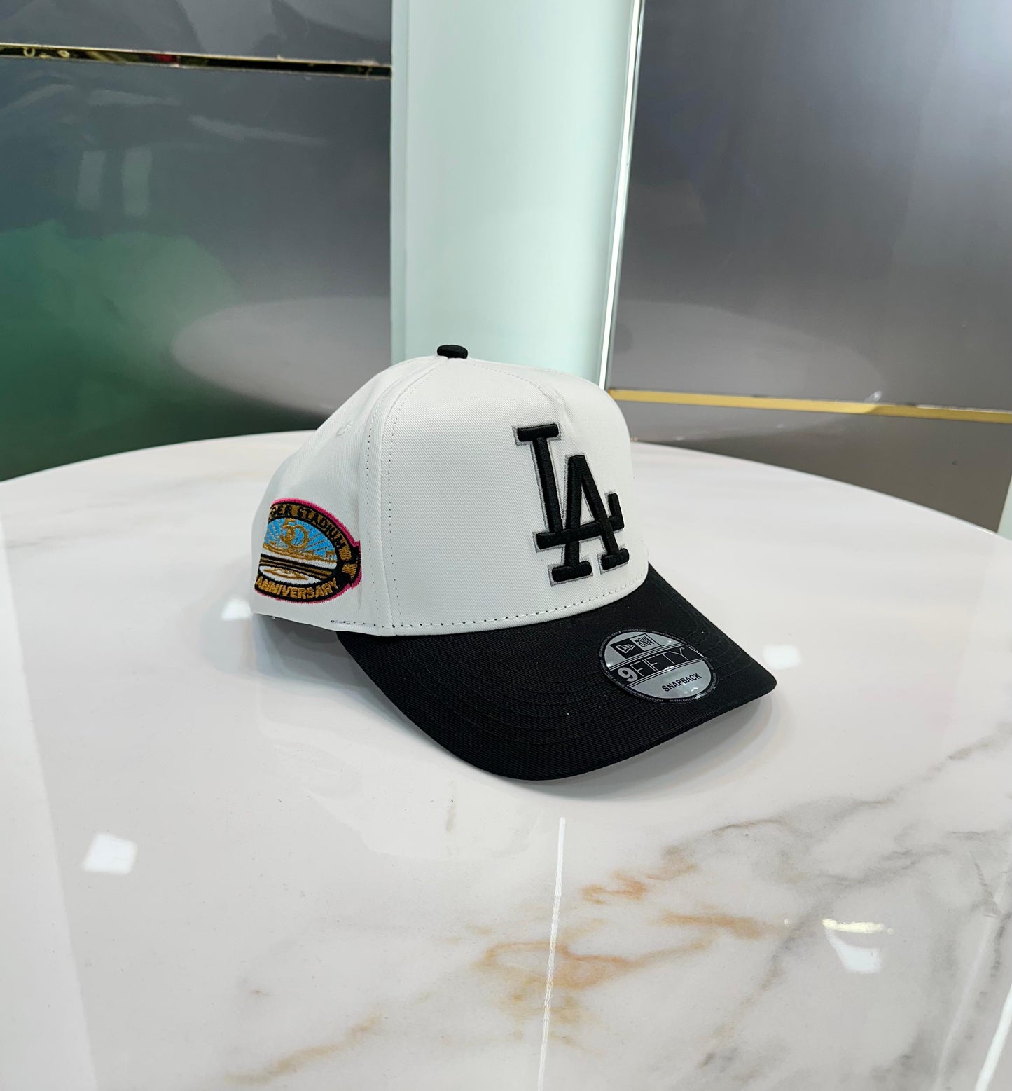 LA NEW YORK PREMIUM CAPS