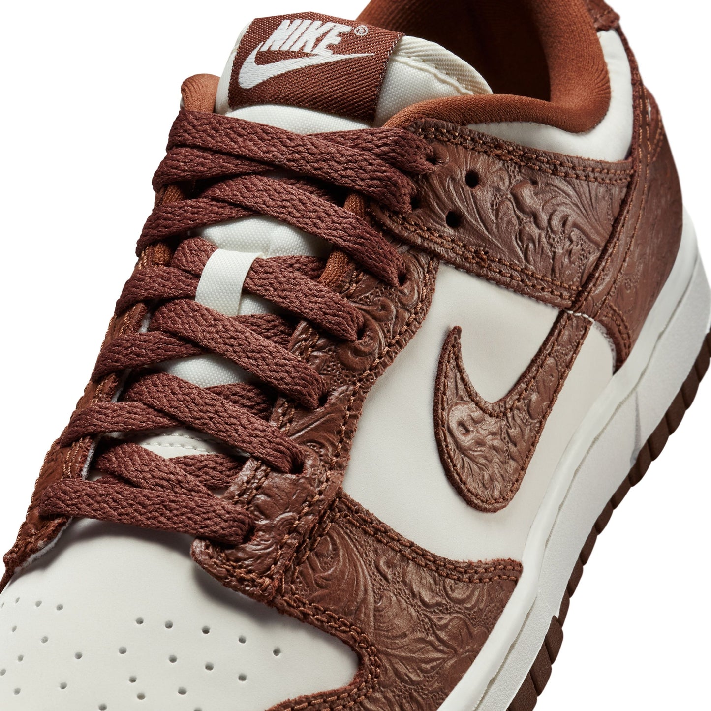 NIKE DUNK LOW SAIL/FAUNA BROWN-METALLIC GOLD
