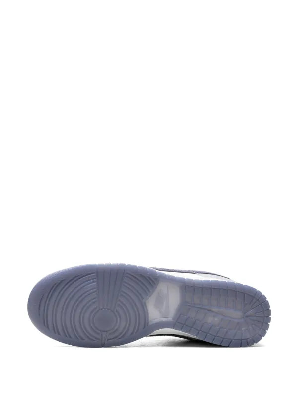Nike Dunk Low SE "Light Carbon"