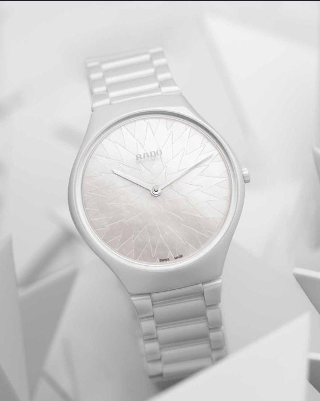 Rado True Round Thinline x Great Gardens of the World
