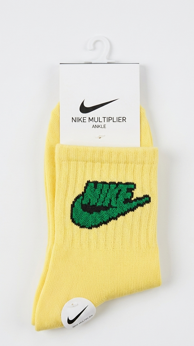 NIKE